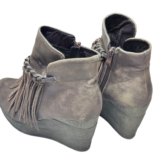 Sbicca Vintage Collection Suede Fringed Platform Wedge Booties Boots - Picture 8 of 12